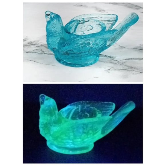 Degenhart Glass Bird & Berry Trinket Paperweight Open Salt Vtg - Picture 1 of 10